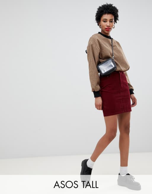 ASOS DESIGN Tall – Original – Cordrock in Beere
