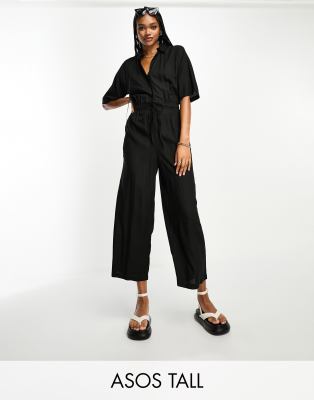 ASOS DESIGN Tall - Oversize-Jumpsuit in Schwarz mit Oberteil in Hemd-Optik und Bindegürtel