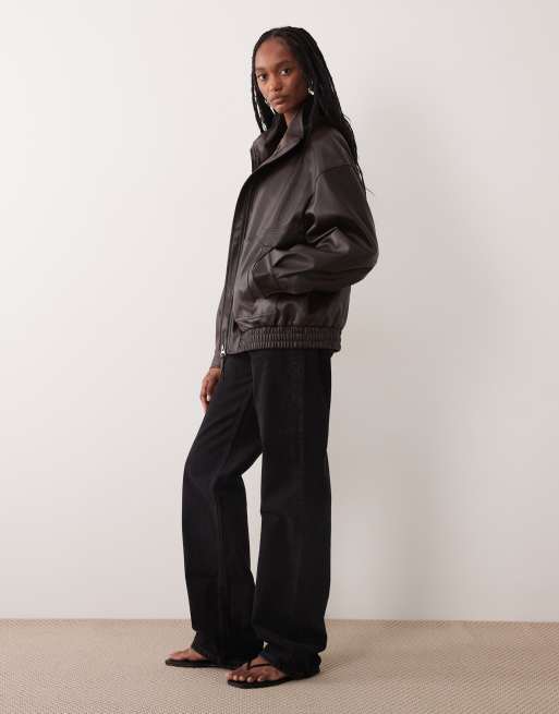 ASOS DESIGN Tall - Oversized bomberjack met leerlook en opstaande boord in chocoladebruin, 2 van 4