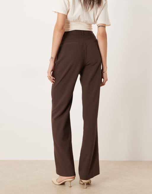 ASOS DESIGN Tall - Pantalon ajusté coupe évasée décontractée - Chocolat, 3 de 5