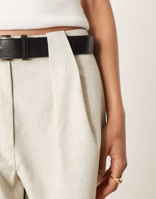 ASOS DESIGN Tall - Pantalon met barrel-pijpen, textuur en riem in gebroken wit, 4 van 5