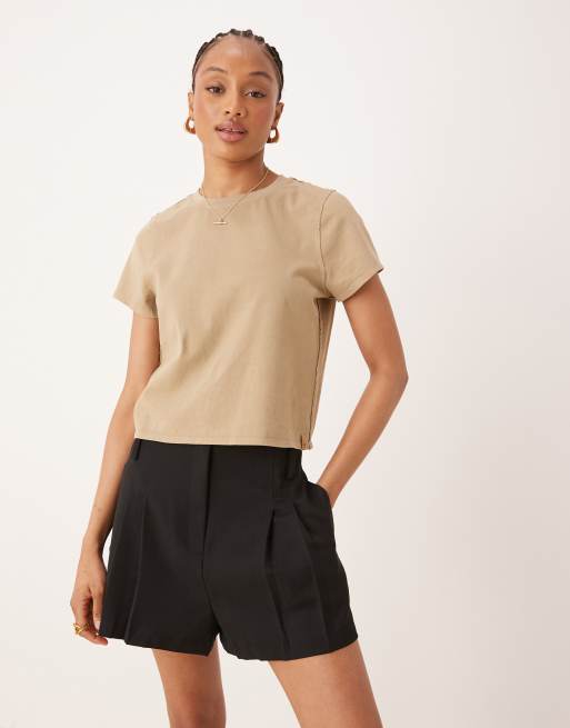 ASOS DESIGN Tall - Pantaloncini sartoriali neri a vita alta con cintura, 5 di 5