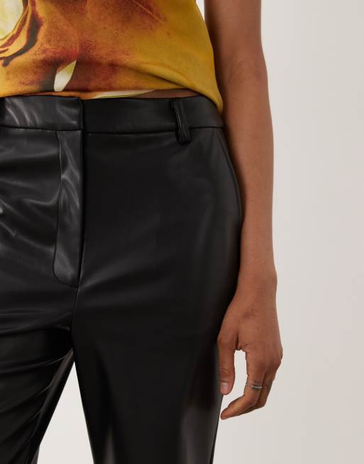 ASOS DESIGN Tall pantalones de pernera recta de piel sintética negros, 2 de 5