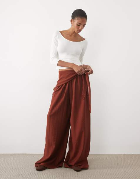 ASOS DESIGN Tall pantalones rectos con detalle de falda cruzada en marrón - view 1