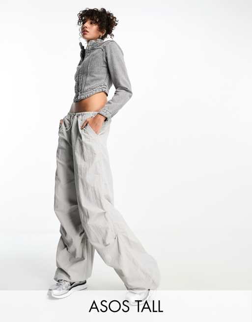 ASOS DESIGN Tall - Parachutebroek met cargozakken in grijs