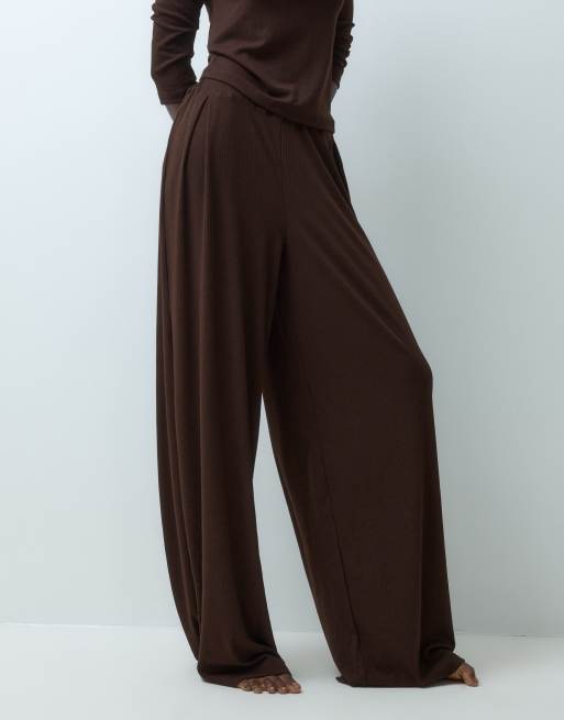 ASOS DESIGN Tall parte inferior de estar por casa acanalada de pernera ancha Mix & Match en chocolate, 2 de 5