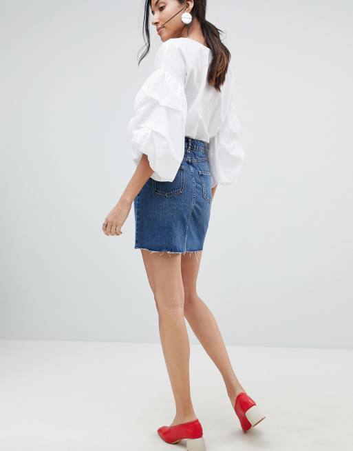 ASOS DESIGN Tall – Pelmet-Jeansrock in mittelblauer Waschung, 2 von 4