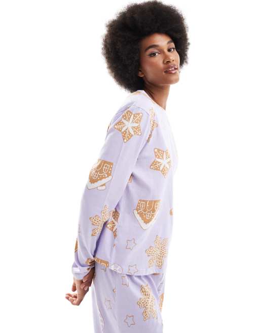ASOS DESIGN Tall - Pigiama viola con stampa di casette di pan di zenzero composto da pantaloni e top a maniche lunghe, 2 di 4