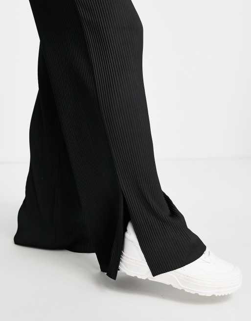 ASOS DESIGN Tall – Plissierte Hose in Schwarz mit weitem Bein und seitlichem Schlitz, 3 von 4