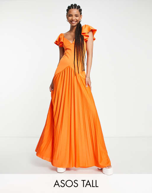 ASOS DESIGN Tall – Plissiertes Maxikleid in Orange mit kurzen Rüschenärmeln - ORANGE