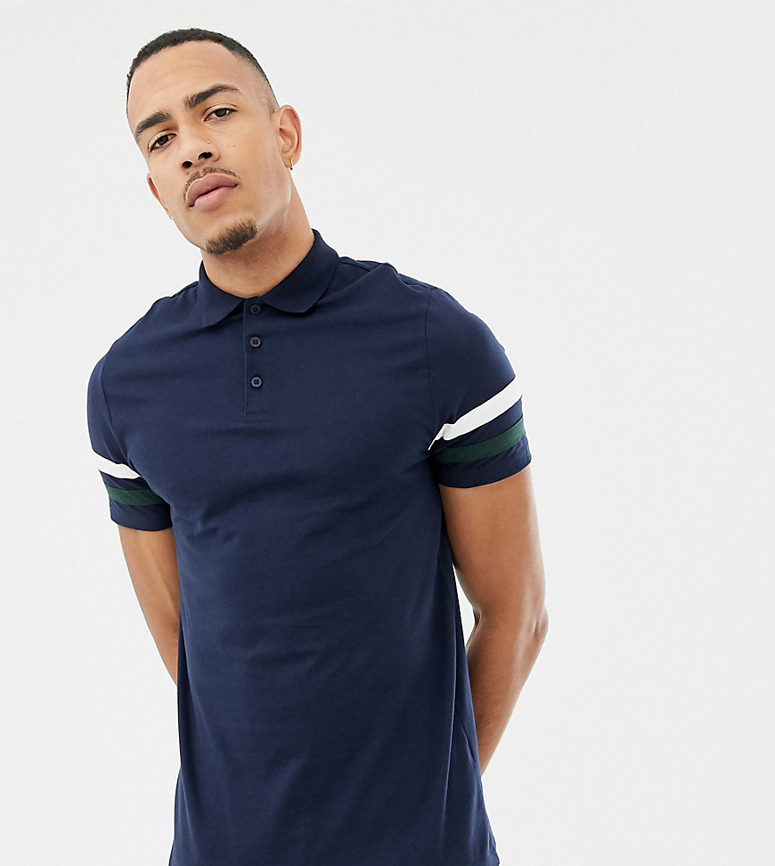 ASOS DESIGN - Tall - Poloshirt met contrasterende stukken op de mouwen in marineblauw