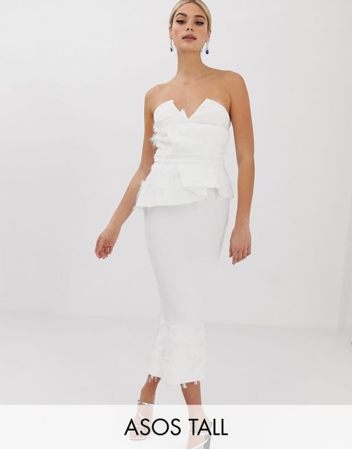 ASOS DESIGN Tall - PREMIUM - Robe mi-longue à basques avec fausse plume