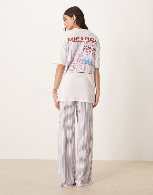 ASOS DESIGN Tall – Pyjama-Set aus Jersey, bestehend aus Oversize-T-Shirt mit „Wine & Pizza“-Motivprint und weit geschnittener Hose