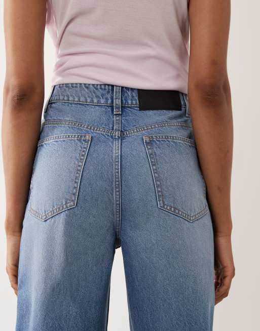 ASOS DESIGN Tall raka jeans med vida ben i mellanljus blå tvätt, 4 av 5