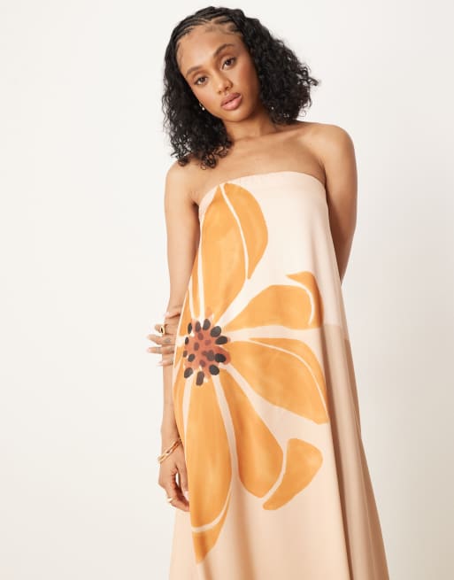 ASOS DESIGN Tall - Robe bandeau longue en satin à jupe trapèze et imprimé fleurs - Jaune, 3 de 4