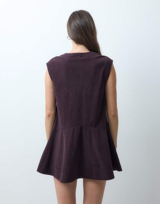 ASOS DESIGN Tall robe courte décontractée col V avec taille basse en velours côtelé chocolat, 4 de 4