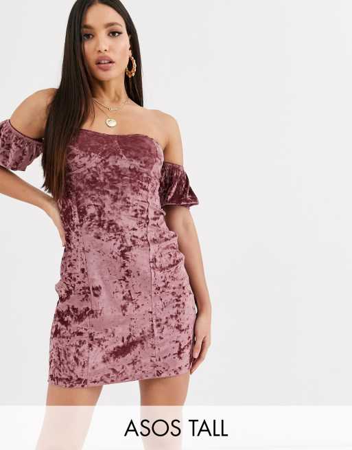 ASOS DESIGN Tall - Robe courte en velours à épaules dénudées - Mauve