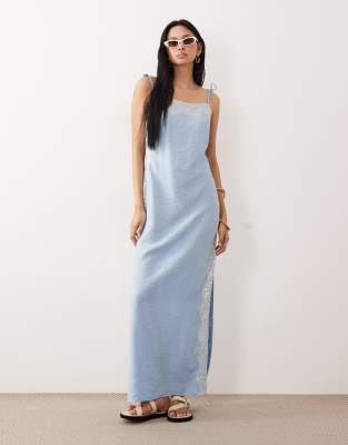 ASOS DESIGN Tall - Robe longue à bretelles fines et encolure carrée en satin effet froissé à détail en dentelle - Bleu ciel-Pas de couleur 42