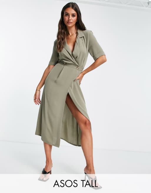 ASOS DESIGN Tall Robe portefeuille mi longue style tailleur paulettes Kaki