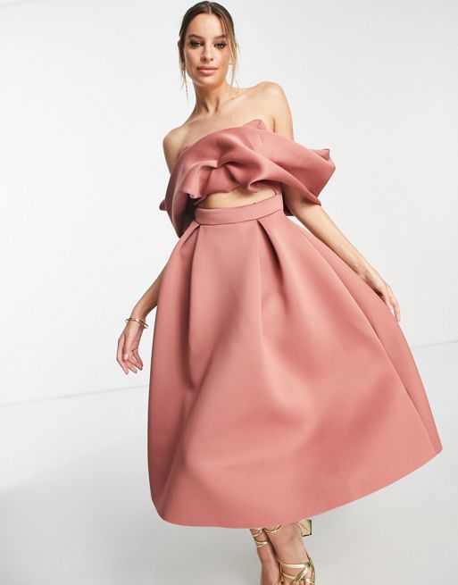 ASOS DESIGN Tall – Różowa sukienka midi typu skater z dekoltem bardot i  wycięciem | ASOS