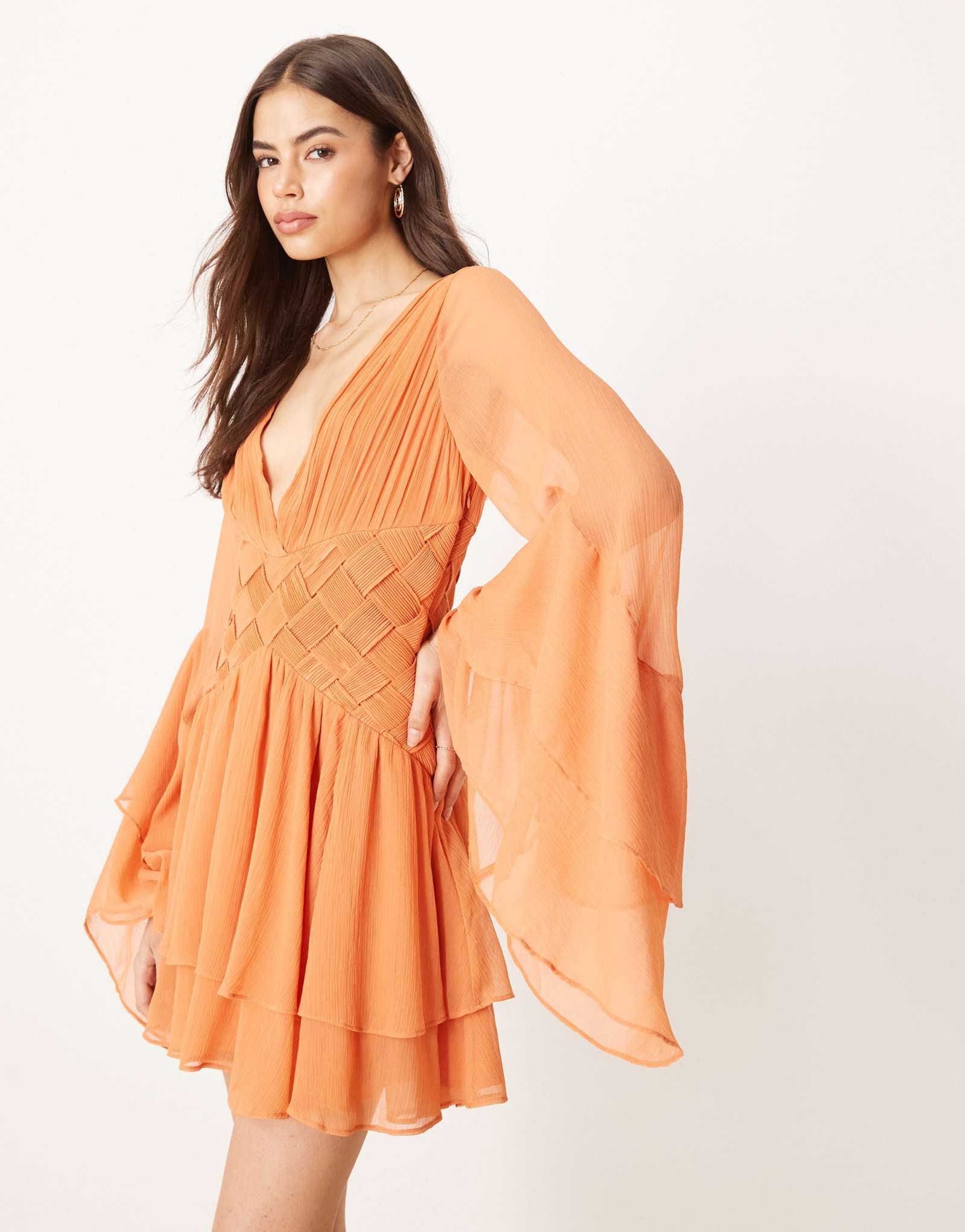 ДИЗАЙНЕРСКОЕ мини-платье ASOS DESIGN с высокими оборками и многоуровневыми вставками терракотового цвета