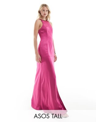 ASOS DESIGN Tall - Satin-Maxikleid in Magenta-Rosa mit Ringer-Ausschnitt und Ziernaht