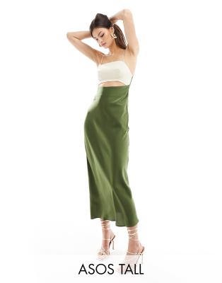 ASOS DESIGN Tall - Satin-Midikleid in Khaki mit Blockfarbendesign, Zierausschnitt und goldenem Oberteil-Grün