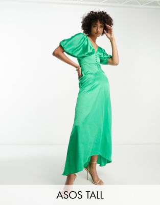 ASOS DESIGN Tall - Satin-Midikleid in Smaragdgrün mit nach hinten abfallendem Saum, Fledermausärmeln und Knopfleiste