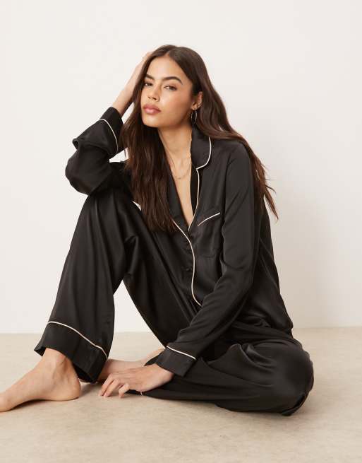 ASOS DESIGN Tall satin shirt & trouser pyjama set in black, 2 of 4