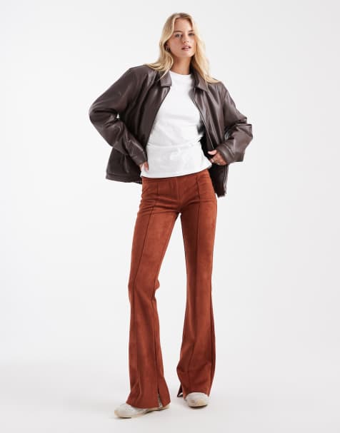 ASOS DESIGN Tall – Schlaghose aus Wildlederimitat in Braun mit aufgesetzter Tasche - view 1