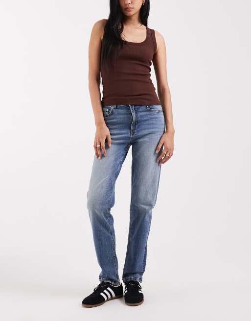 ASOS DESIGN Tall – Schmal geschnittene Mom-Jeans in Vintage-Waschung