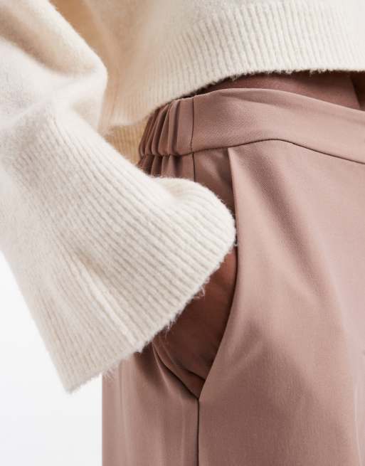 ASOS DESIGN Tall – Sesamfärgade, figursydda byxor med raka ben och avslappnad passform, 3 av 5