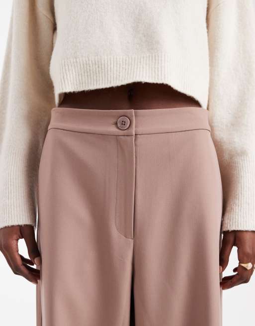 ASOS DESIGN Tall – Sesamfärgade, figursydda byxor med raka ben och avslappnad passform, 4 av 5