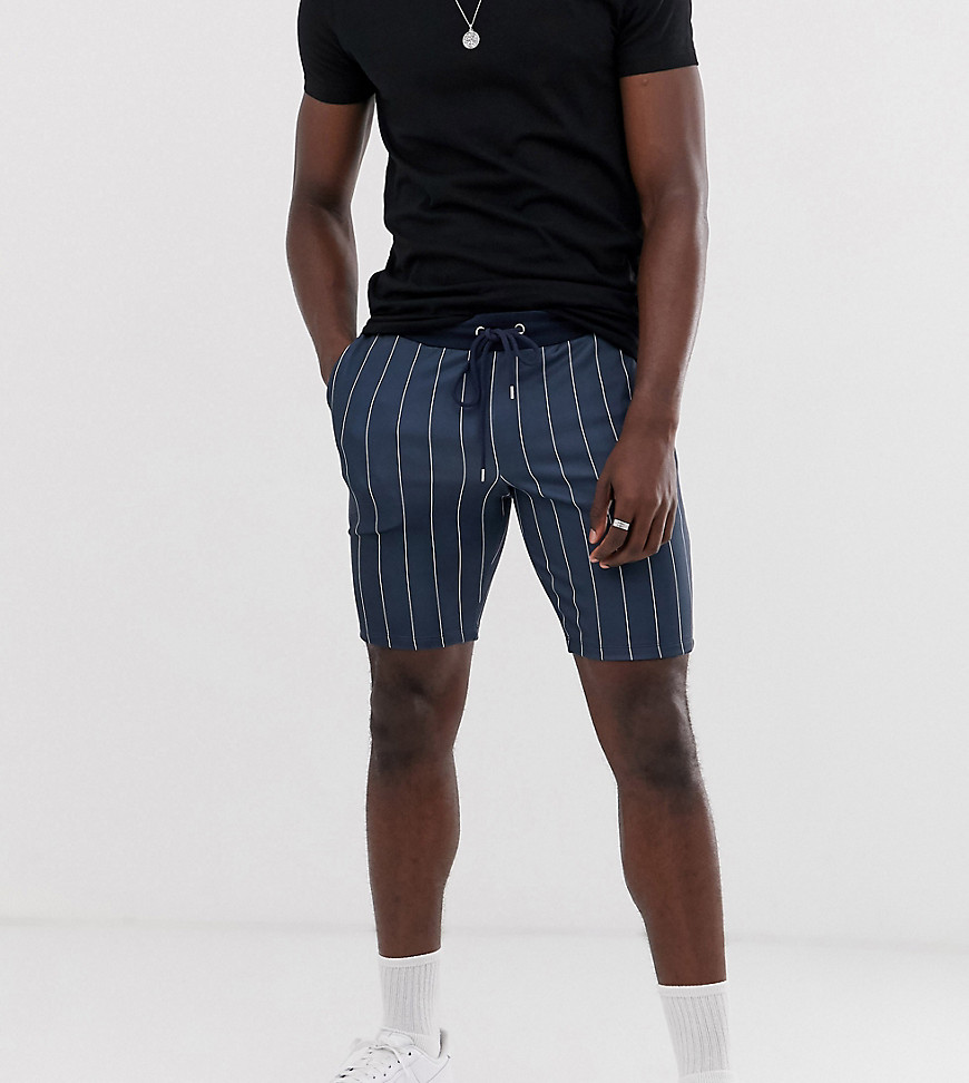 ASOS DESIGN Tall - Skinny short in poly tricot met marineblauwe krijtstreep
