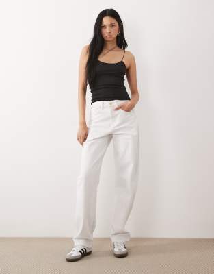 - ASOS DESIGN   white