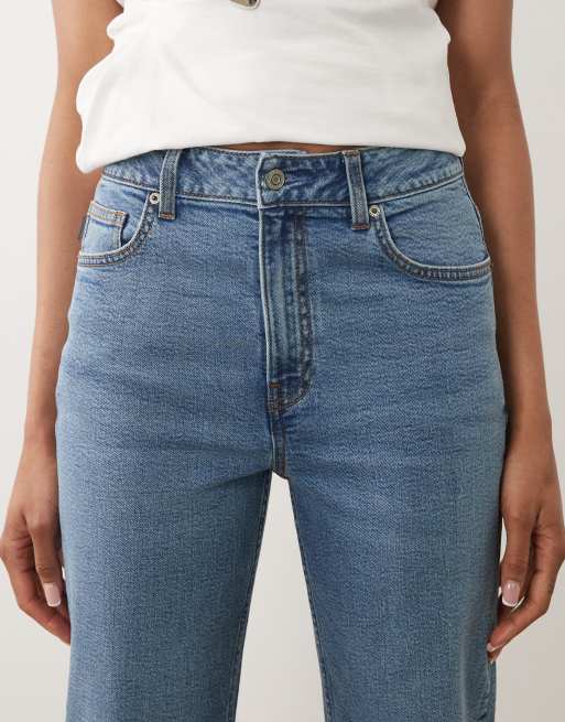 ASOS DESIGN Tall slim fit mom jeans in lightwash blue, 4 of 5