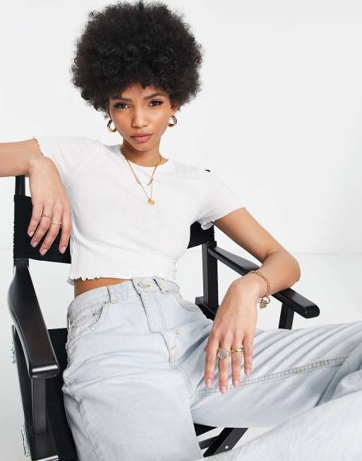 ASOS DESIGN Tall - Slim T-shirt med bølget kant i blandet hvid ribstrik, 4 af 4