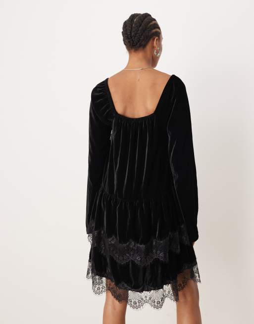 ASOS DESIGN Tall - Sort minikjole med hjerteformet hals og lange ærmer i velour, 4 af 4