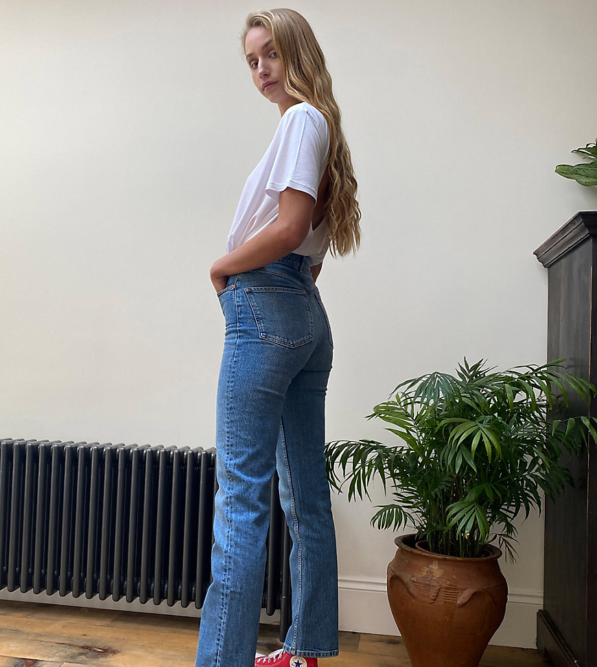 ASOS DESIGN Tall – Stretchiga slim jeans i mellanmörk vintagetvätt med hög midja och raka ben-Blå