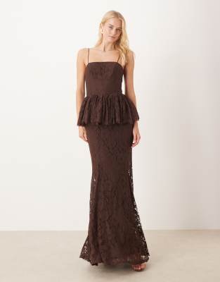 ASOS DESIGN Tall - Strukturiertes Maxikleid in Schokobraun mit voluminösem Oberteil mit Godet-Details und Spitze-Schwarz