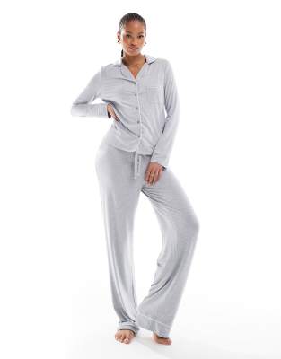 ASOS DESIGN Tall super soft long sleeve shirt & pants pajama set with contrast piping in gray heather-Black