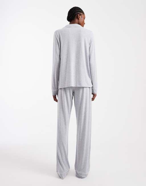 ASOS DESIGN Tall super soft long sleeve shirt & pants pyjama set with contrast piping in grey, 3 of 4