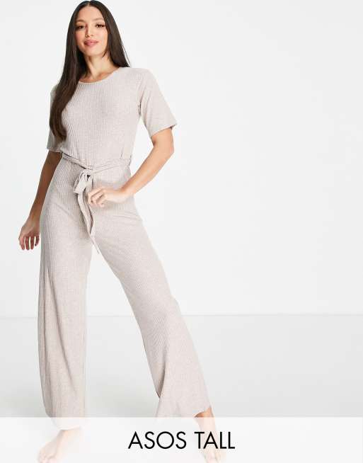 ASOS DESIGN Tall - Superzachte geribbelde lounge-jumpsuit in bruin