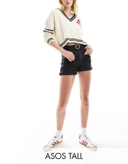 ASOS DESIGN Tall – Svarta bekväma jeansshorts i mom-modell med tvättad finish