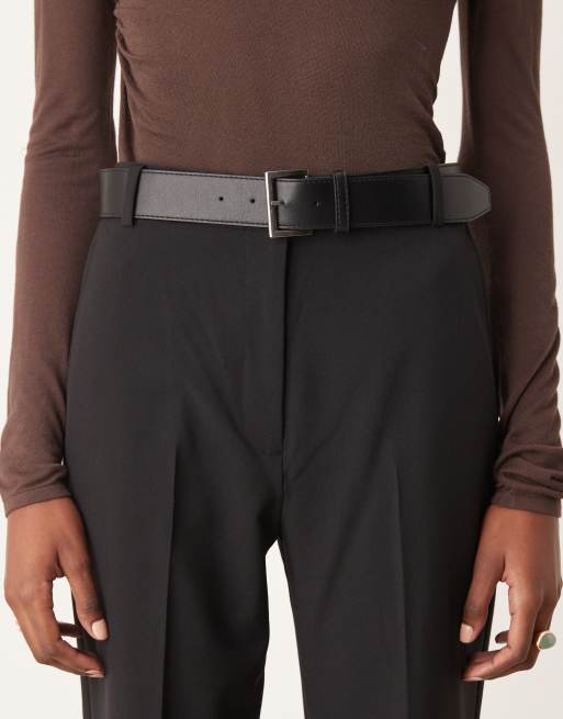 ASOS DESIGN Tall – Svarta, figursydda, raka byxor med skärp och smal passform, 3 av 5