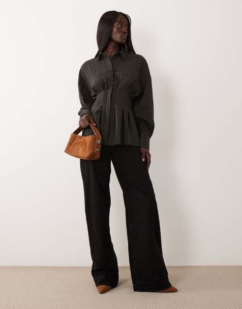 ASOS DESIGN Tall – Svarta jeans med hög midja, vida ben och fickor framtill - view 1