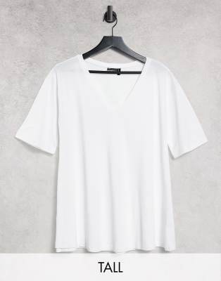 ASOS TALL ASOS DESIGN TALL SWING T-SHIRT WITH V-NECK IN WHITE,V NECK TOP