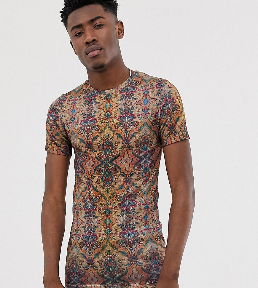ASOS DESIGN Tall - T-shirt attillata effetto lino con stampa stile arazzo-Marrone
