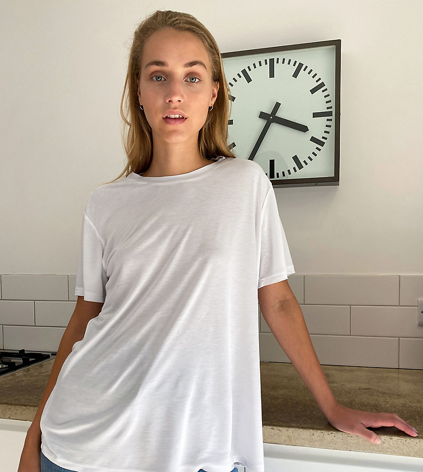 ASOS DESIGN Tall - T-shirt met open achterkant in wit