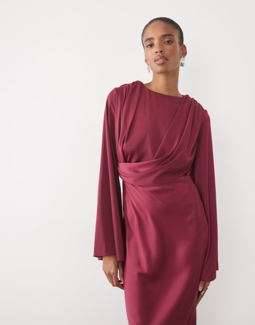 ASOS DESIGN Tall täckande maxiklänning med trumpetärmar och drapering i hallonröd, 3 av 4